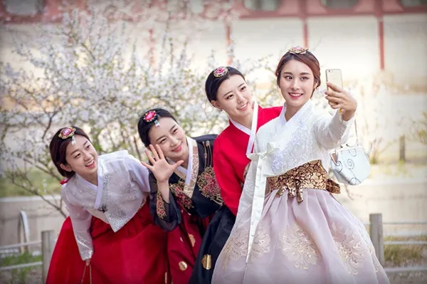 Chất liệu Hanbok đa dạng theo mùa