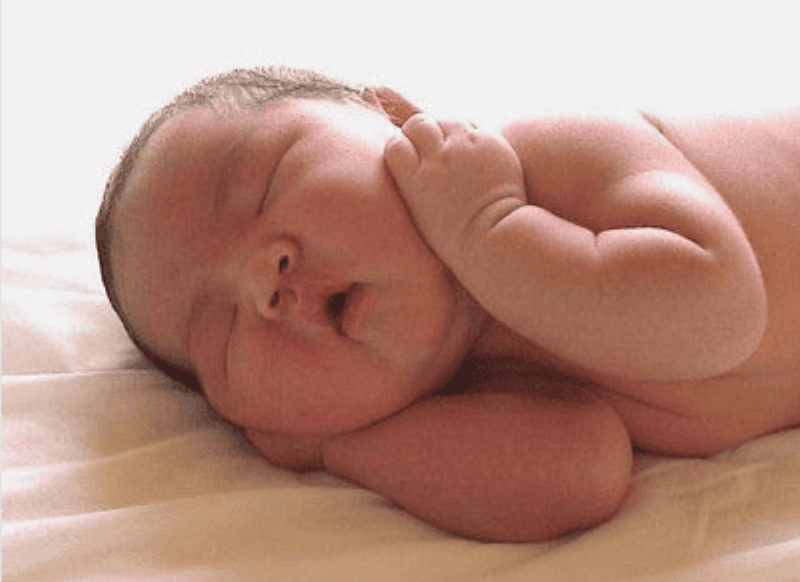 Trẻ sơ sinh 2 tháng béo phì