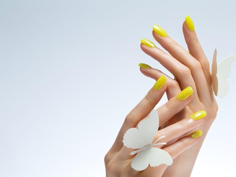 Hướng dẫn cách chăm sóc móng và giữ cho bộ nail tay đẹp đơn giản luôn bền màu, sáng bóng