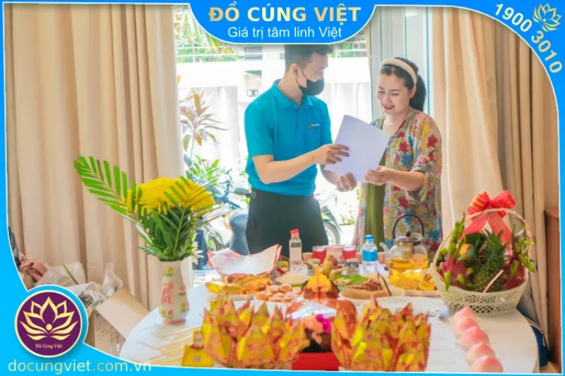 Hình ảnh giấy tiền vàng bạc, vàng mã dùng trong lễ cúng nhập trạch nhà mới theo phong tục truyền thống Việt Nam.
